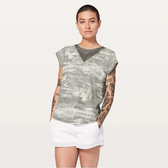 Lululemon For The Run Short Sleeve Size 4 - Picture 8 of 8